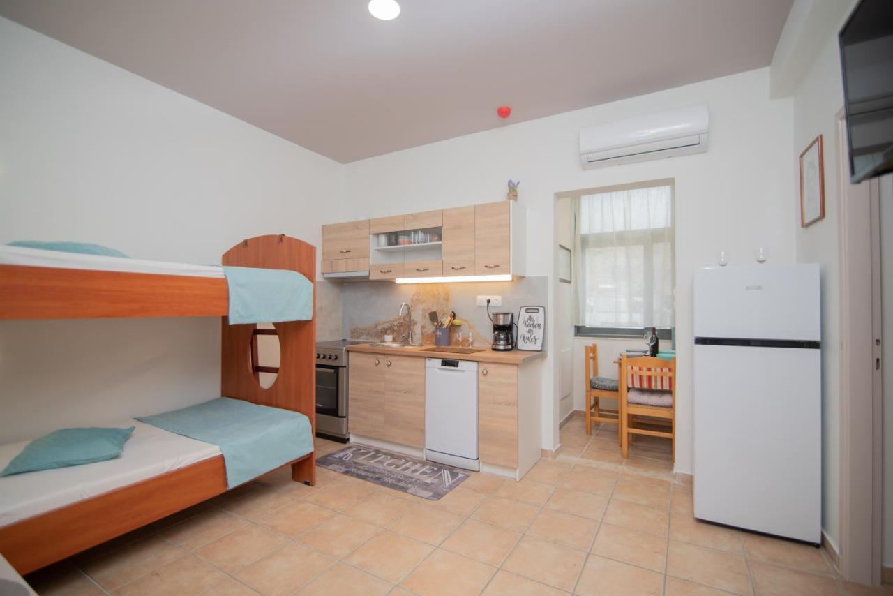 Tsaner Apartment And Rooms Матала Екстериор снимка