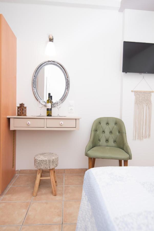 Tsaner Apartment And Rooms Матала Екстериор снимка